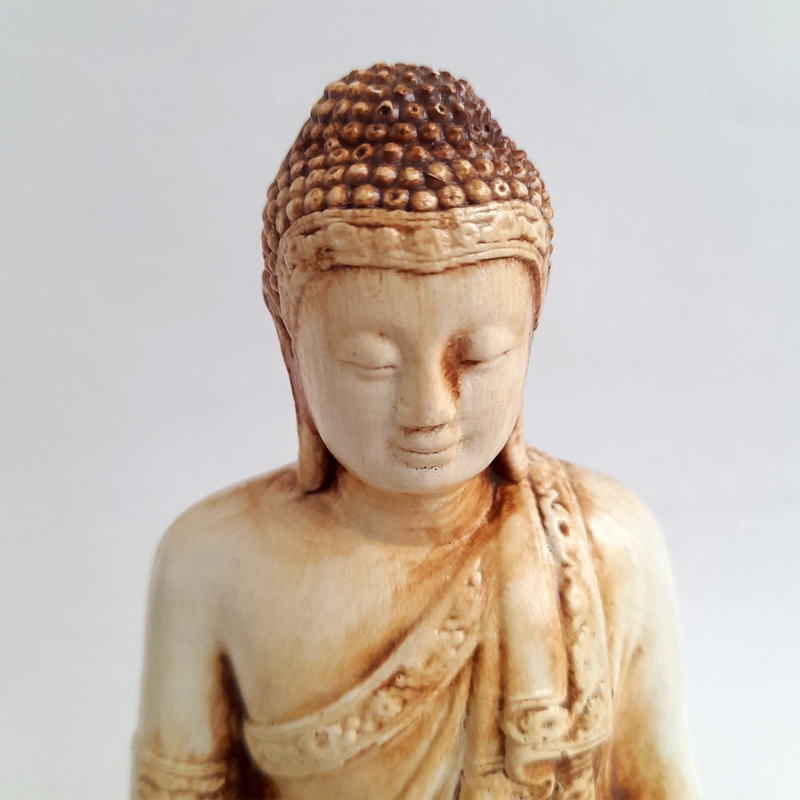 Figura Buda Mano a Tierra Flor de Loto 17cm