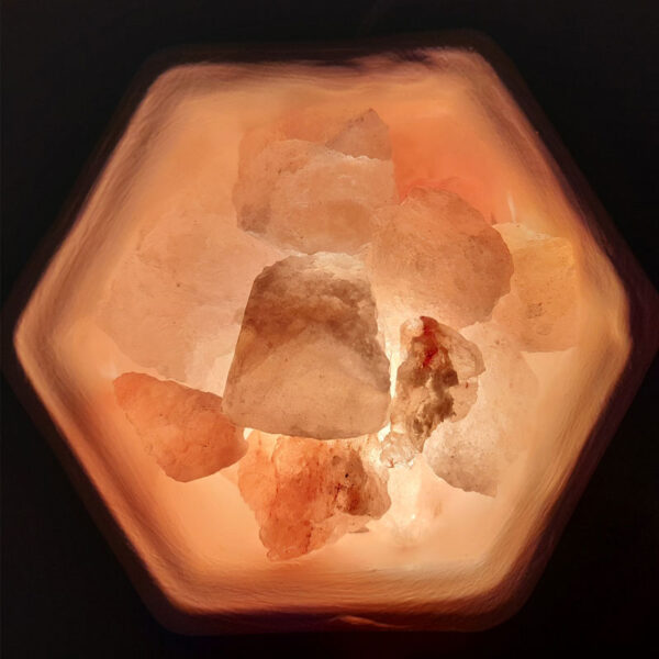 Lámpara de Sal del Himalaya Hexagonal con Corazones Blanca