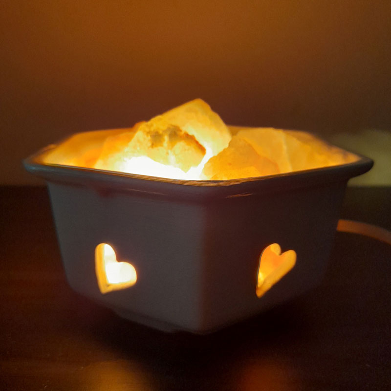 Lámpara de Sal del Himalaya Hexagonal con Corazones Blanca