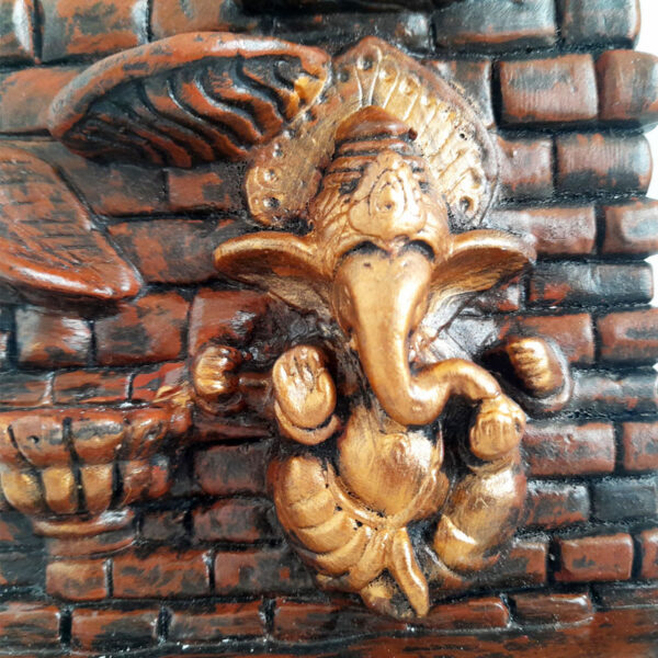 Fuente De Humo Muro Ganesha y Om Cobre+ 5 Conos Aromáticos