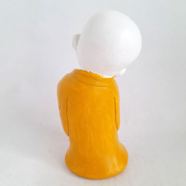 Figura Budita Sabio Colección Monjes Bebés de 16cm Túnica Mostaza