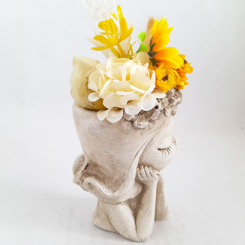 Figura Hada Ensueño con Flores en Tonos Amarillos