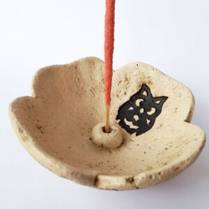 Porta Dhoop Porta Sahumerio Flor con Búho Pasta Piedra