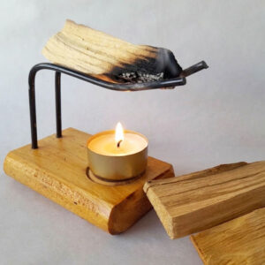 Soporte Quemador de Palo Santo de Hierro y Madera Clara + 50gr de Palo santo + 1 Vela